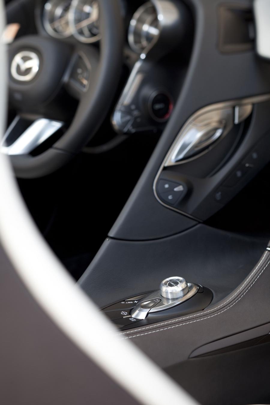  Mazda Shinari Concept 2010 года  (фото 79 из 122)